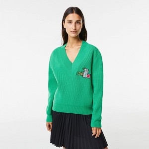 Women's Lacoste Comic Badge V-Neck Wool Sweater Green | ZGX629035